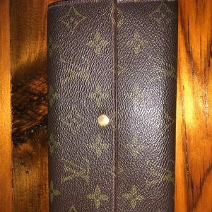 Authentic Louis Vuitton wallet code TH 1918